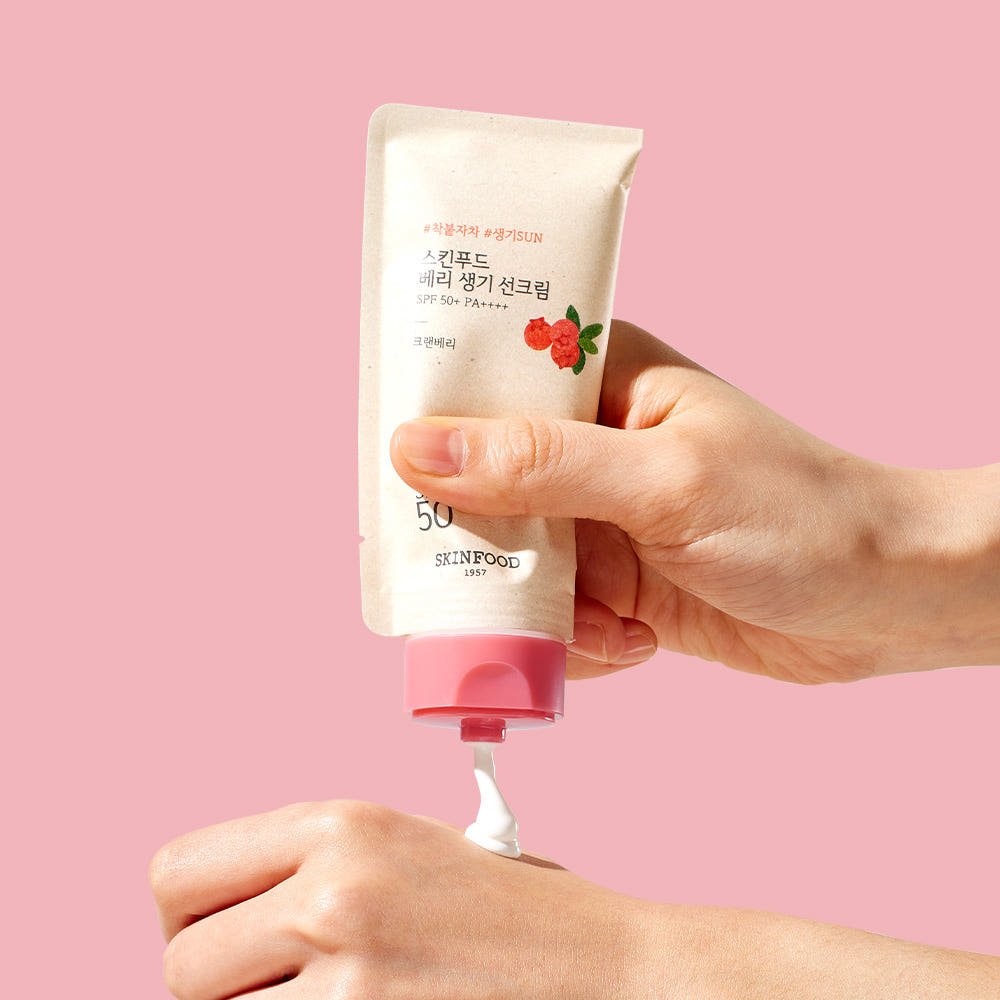 SKINFOOD Berry Glowing Sun Cream SPF50+ PA++++ 50ml - TIANSHOP